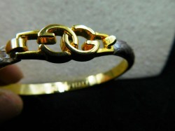gucci snake brace d